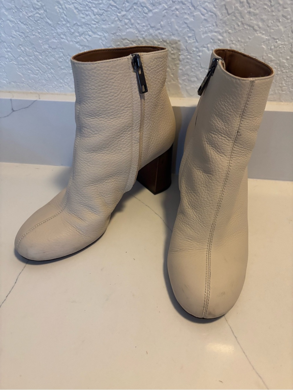 Chloé Harper Block Heel Ankle Boots in Cream/Ecru leather 36EU/ US 6